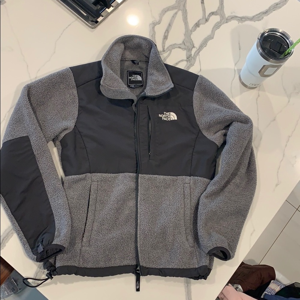 Ladies North Face Gray Denali jacket size small